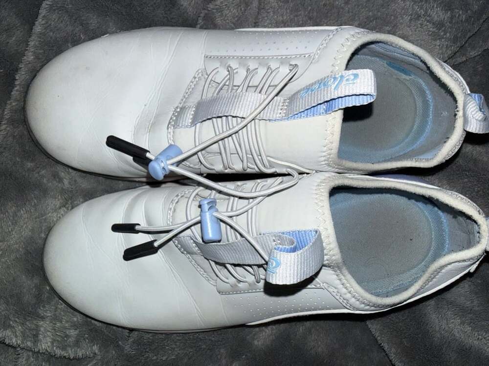 Clove Women's 8.5 / Men's 7 Nursing Sneakers White Blue